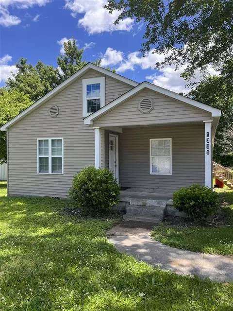 1300 Old Glasgow Rd, Scottsville, KY 42164