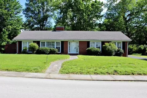 720 Leslie Ave, Glasgow, KY 42141