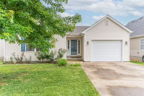 521 Coastal Ave, Bowling Green, KY 42103