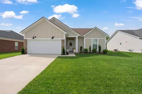 2824 Brahman Cir, Bowling Green, KY 42104