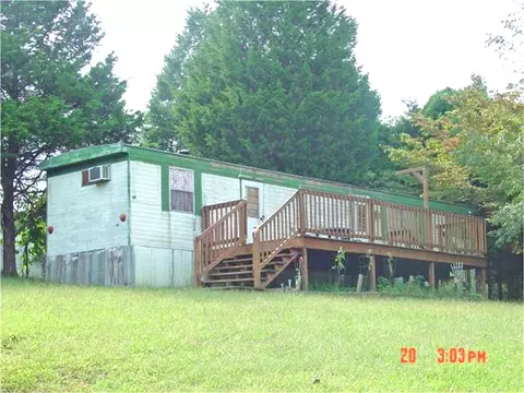 323 Leisure Ln, Scottsville, KY 42164