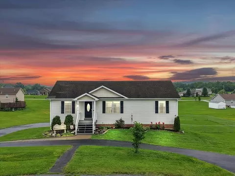 3018 Lasso Ct, Bowling Green, KY 42101