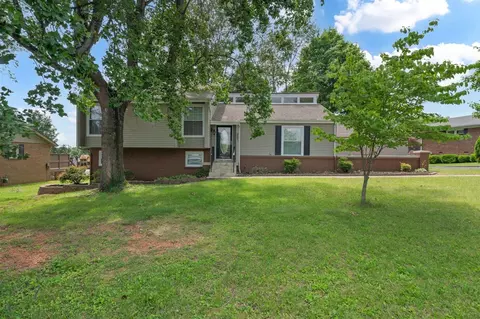 221 Dorchester Dr, Bowling Green, KY 42103