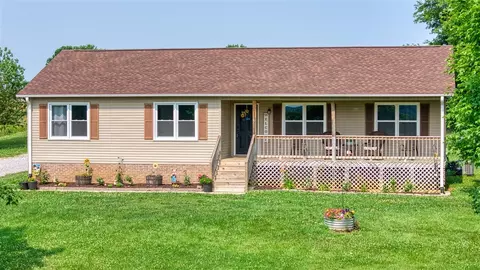 160 H R Whitlock Rd, Bowling Green, KY 42104