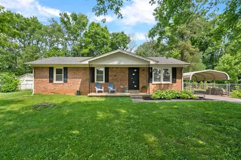 172 Rolling Dr, Bowling Green, KY 42104