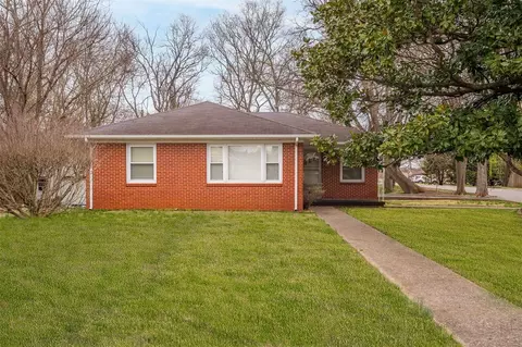 588 W 7th St, Russellville, KY 42276