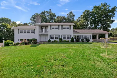 121 Green Hills Rd, Glasgow, KY 42141