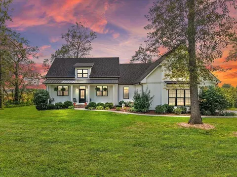 221 Travelstead Rd, Woodburn, KY 42170