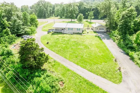 707 S Chalybeate Rd, Smiths Grove, KY 42171