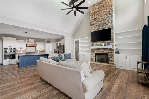 6400 Williams Rd, Cross Plains, TN 37049
