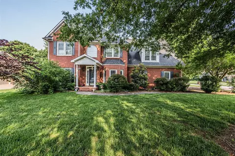 1018 Wrenwood Dr, Bowling Green, KY 42103