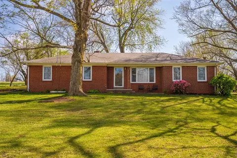 656 Buena Vista Rd, Russellville, KY 42276