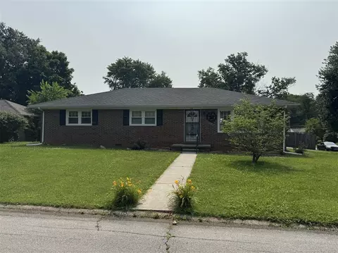 102 Mammoth Cave Ct, Hopkinsville, KY 42240