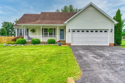 312 Peach Blossom Ln, Bowling Green, KY 42103