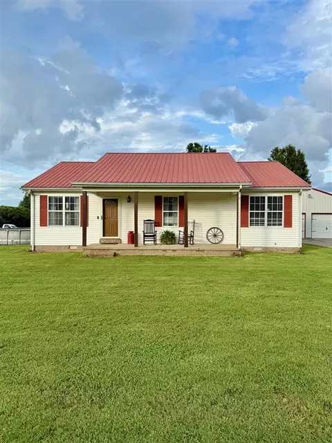 490 Dover Church Rd, Scottsville, KY 42164
