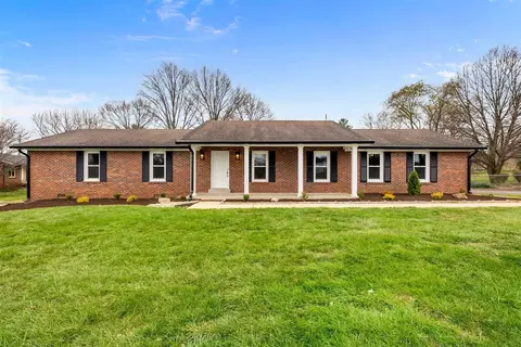 3036 Hunting Creek Dr, Bowling Green, KY 42104