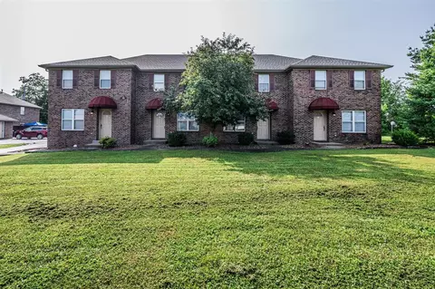 151 Candle Ct, Bowling Green, KY 42103