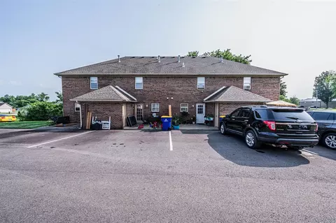 126 Candle Ct, Bowling Green, KY 42103