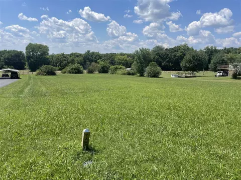 1615 Plum Springs Rd, Bowling Green, KY 42101