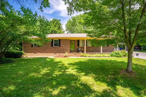 103 Valley View Dr, Russellville, KY 42276