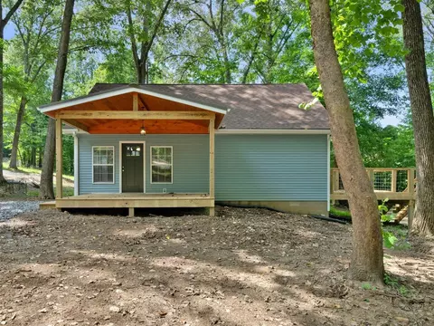 61 Kentucky Dr, Cadiz, KY 42211