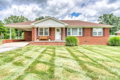 906 Sunset Ln, Russellville, KY 42276