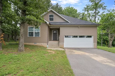 514 Sweeney Ln, Bowling Green, KY 42101