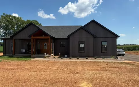 134 Mccutchen Ct, Auburn, KY 42206