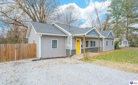 717 Center St, Central City, KY 42330