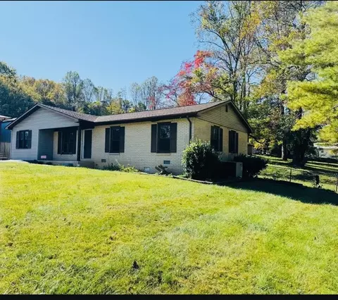 1016 Woodlawn St, Glasgow, KY 42141