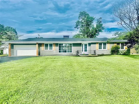 708 Sherwood Dr, Bowling Green, KY 42103