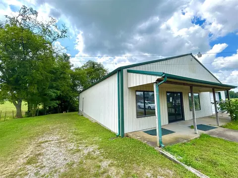 1370 S Dixie St, Horse Cave, KY 42749