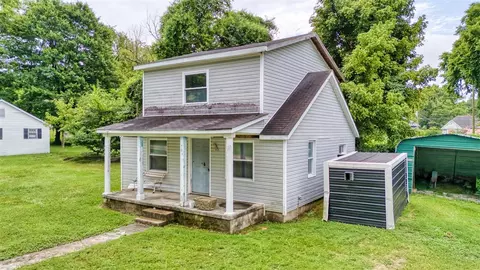 718 E 3rd St, Russellville, KY 42276