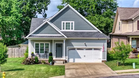 494 Valley Point Ct, Bowling Green, KY 42104