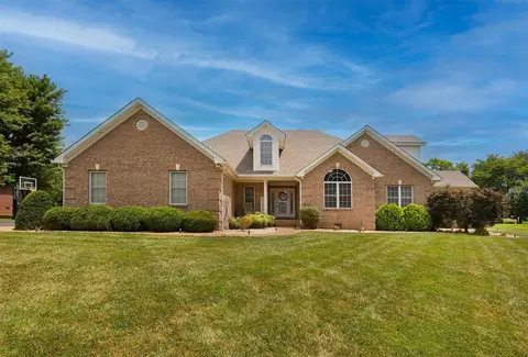 824 Hunters Pointe Ln, Bowling Green, KY 42104
