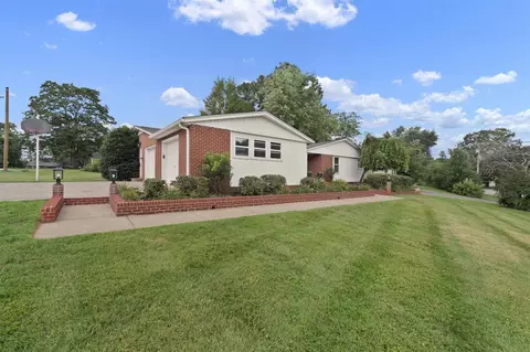 301 Norris Ct, Glasgow, KY 42141