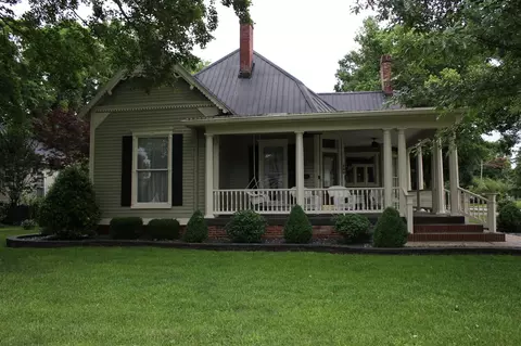 330 W 9th St, Russellville, KY 42276