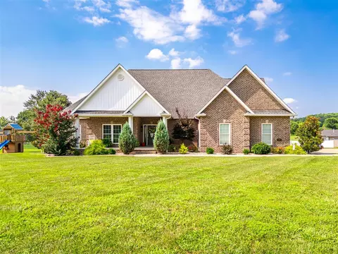 110 Iroquois Cir, Russellville, KY 42276