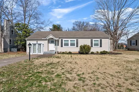 529 Nutwood St, Bowling Green, KY 42103