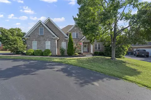 2075 Chesapeake Dr, Bowling Green, KY 42104
