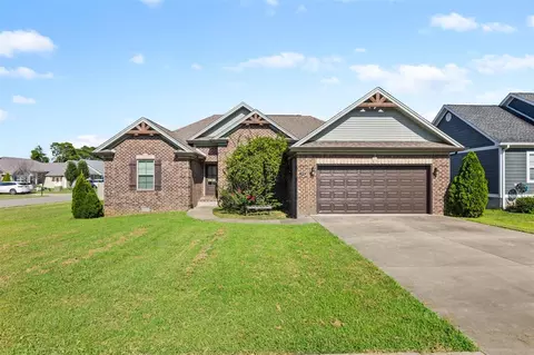 301 Strawberry Ct, Bowling Green, KY 42101
