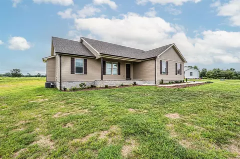 441 Greenbriar Ln, Smiths Grove, KY 42171