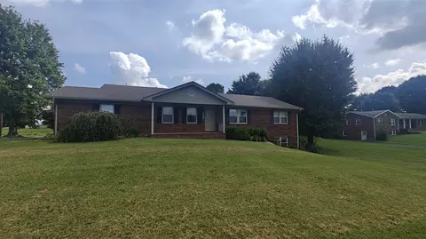 481 Violet Ave, Horse Cave, KY 42749