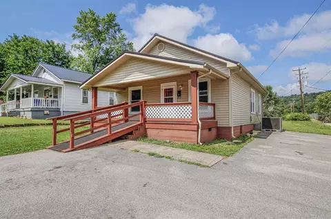 302 Broadway St, Horse Cave, KY 42749