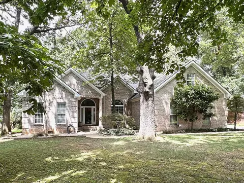 3378 Red Oak Ct, Bowling Green, KY 42104
