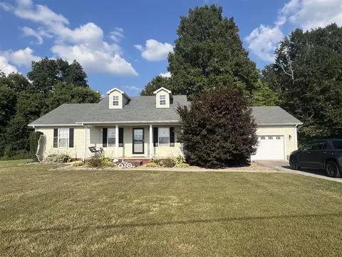 147 Green Leaf Dr, Cave City, KY 42127