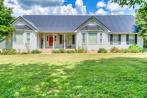 5990 Clarksville Rd, Russellville, KY 42276