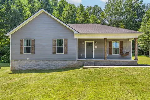 50 Mustang Dr, Scottsville, KY 42164