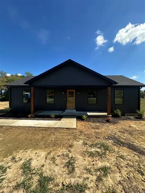 1194 Pea Ridge Rd, Scottsville, KY 42164