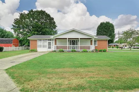 820 Eastside Dr, Horse Cave, KY 42749